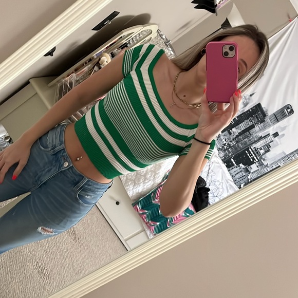 Green and White Crop Top - Picture 2 of 4